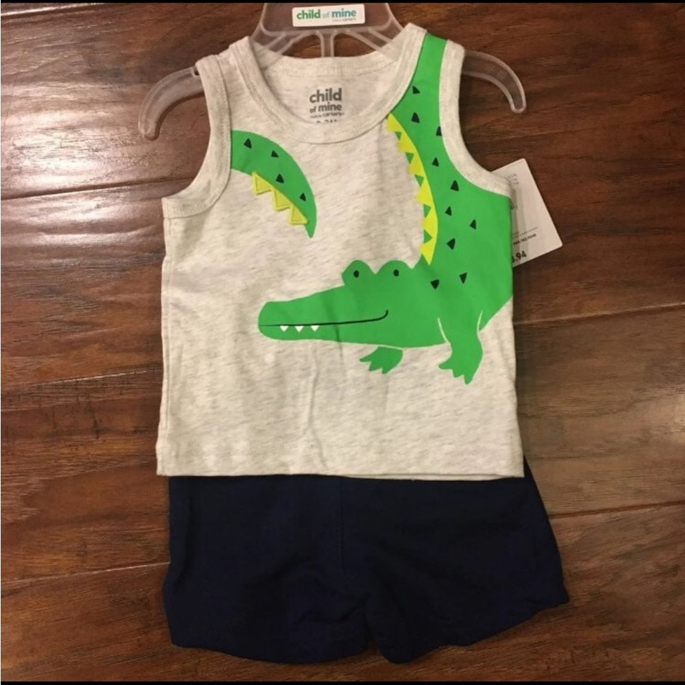 NWT Carter's Alligator Outfit 0-3 months